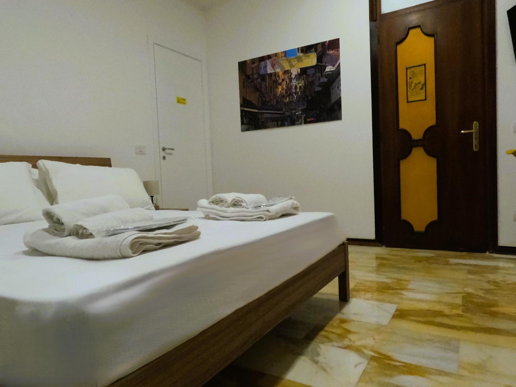 فندق Punto Felice Riviera - Centro Citta Lungomare Caracciolo نابولي المظهر الخارجي الصورة