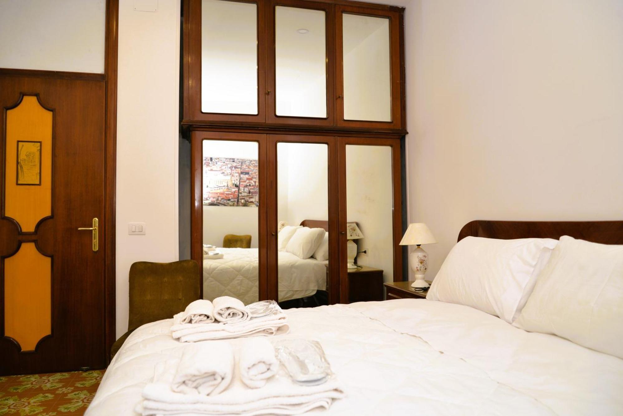 فندق Punto Felice Riviera - Centro Citta Lungomare Caracciolo نابولي المظهر الخارجي الصورة